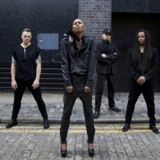 LANGVERSION INTERVIEWS AUS HEFT 132: FAHRRAD FAHREN MIT SKUNK ANANSIE