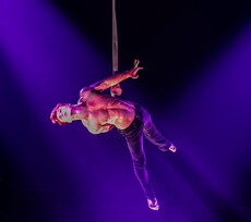 SO WAR: CIRCUS FLIC FLAC PREMIERE, 18.12.13-06.01.14, VOLKSFESTPLATZ NÜRNBERG